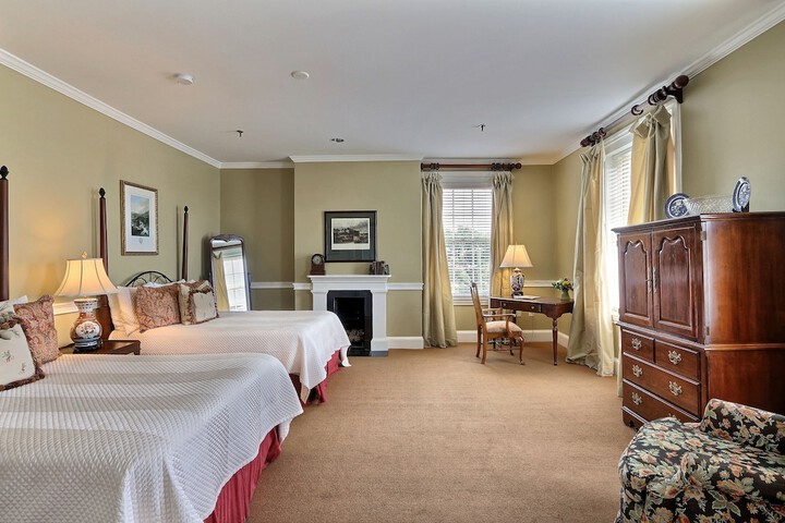 Room 44 of 170