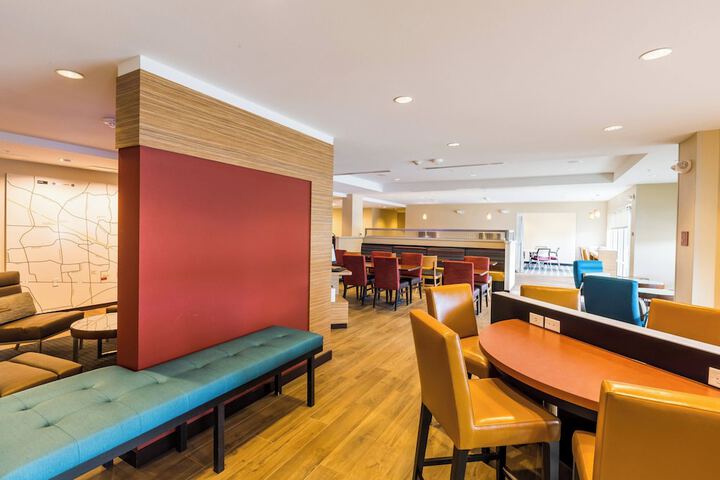 Hotel Interior 11 of 28