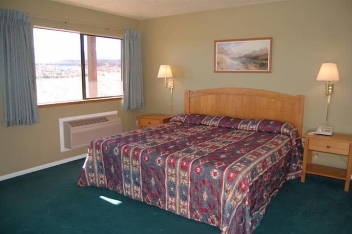 The Rim Rock Inn