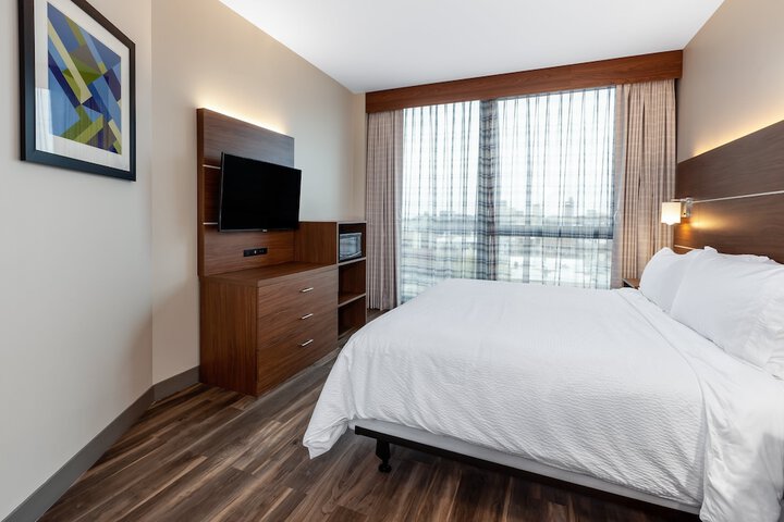 Room 13 of 38