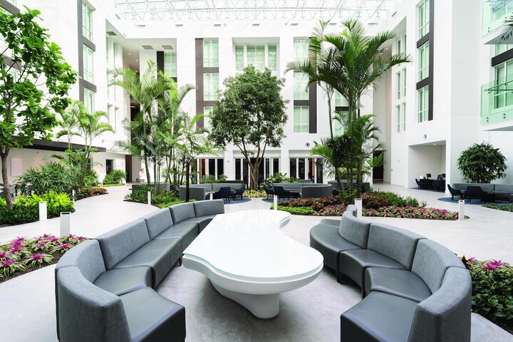 Hotel Interior 6 of 32