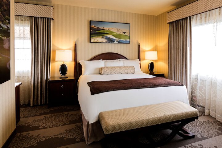 Room 10 of 42