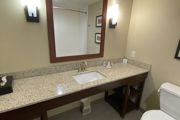 Room 35 of 47