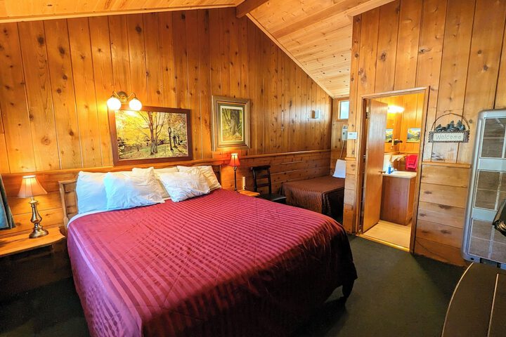Room 32 of 47