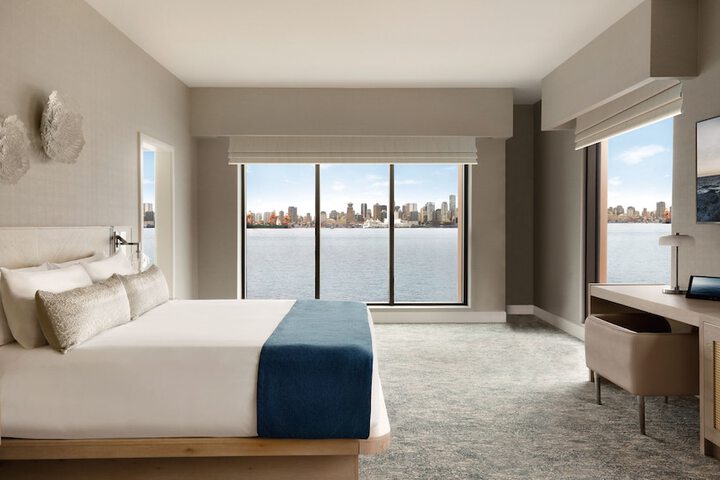 Seaside Hotel North Vancouver