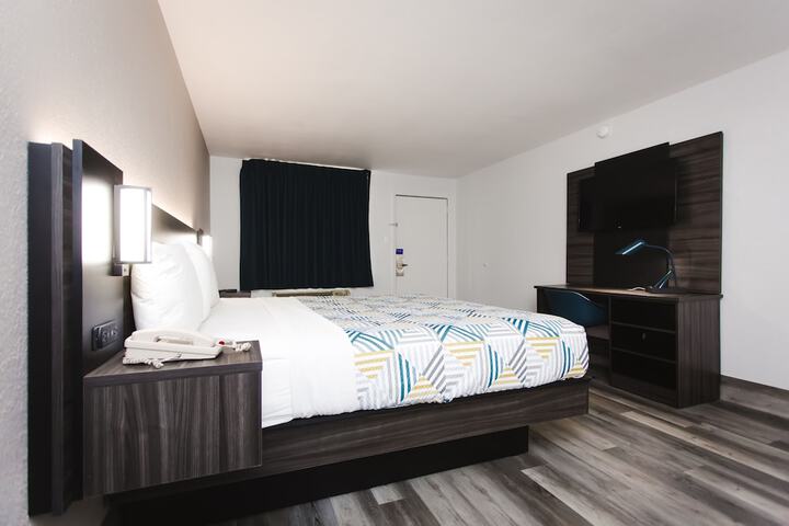 Room 35 of 40