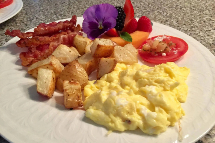 SERENITY RANCH BED & BREAKFAST