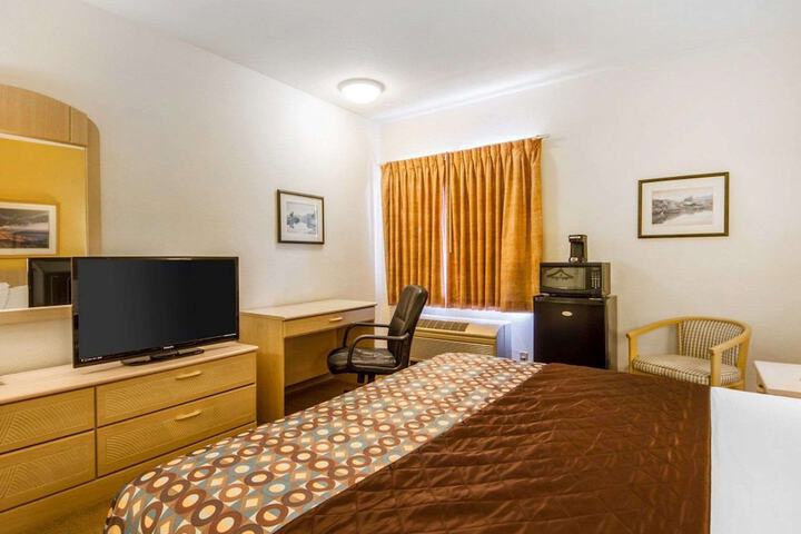 Room 11 of 23