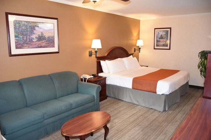 Room 10 of 37