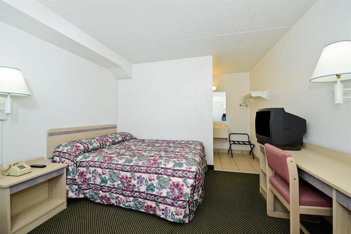 Room 13 of 17