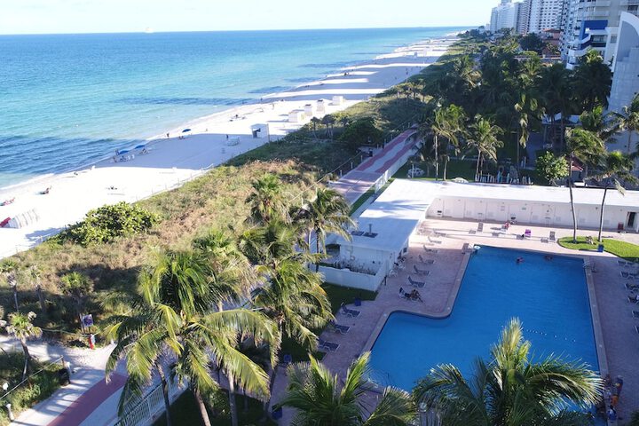 Hotel 2 of 242