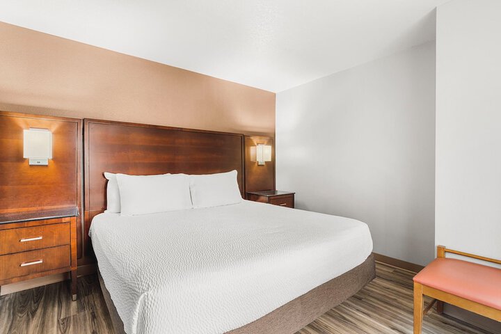 The Ashley Inn & Suites