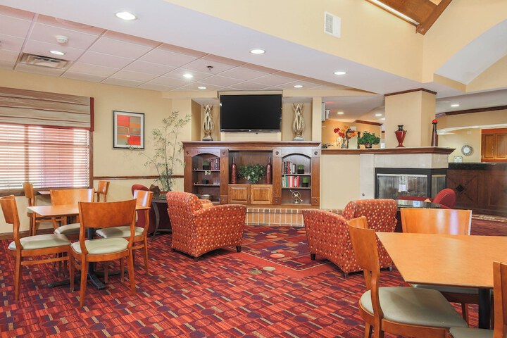 Hotel Interior 11 of 27