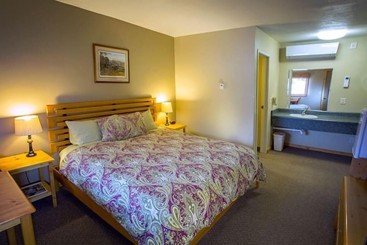Room 5 of 18