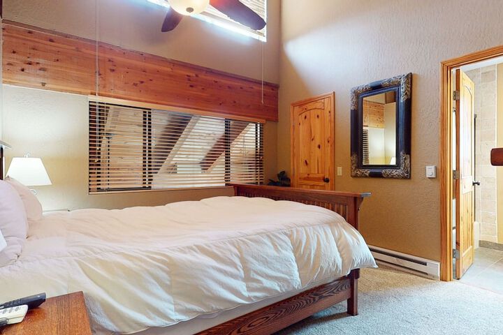 Room 32 of 60