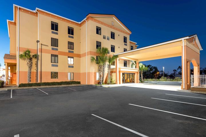 Hotel 2 of 34