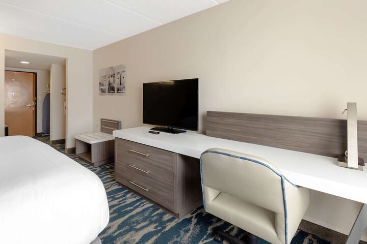 Room 28 of 72