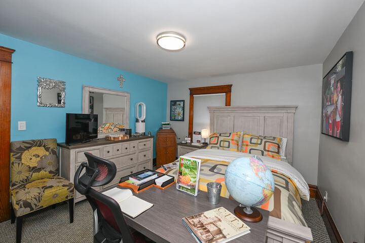 Room 90 of 276