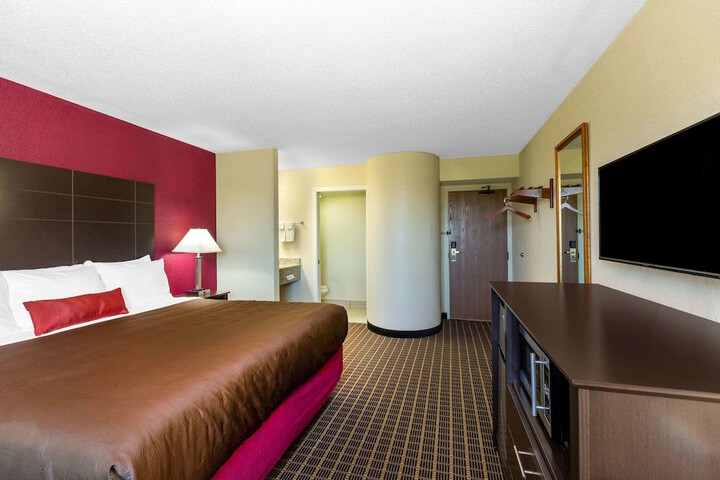 Room 18 of 23
