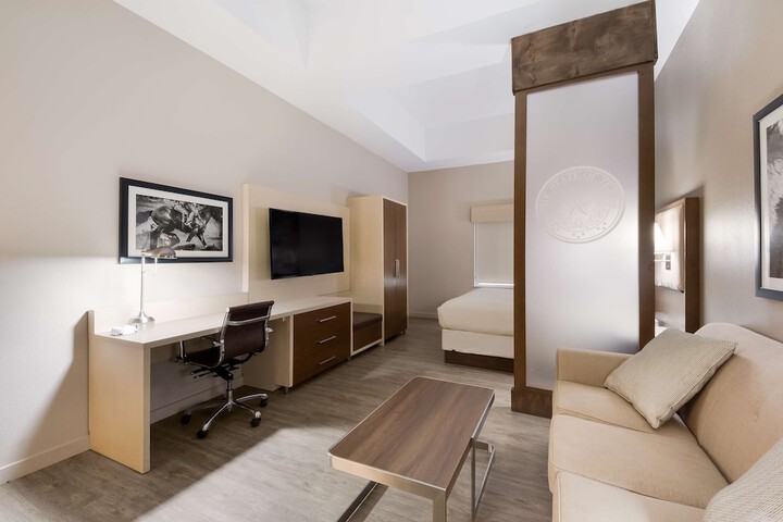 Room 16 of 35