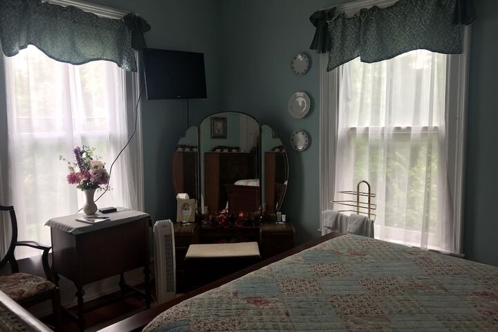 Room 11 of 34