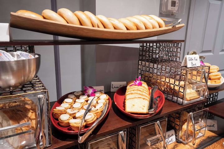 Breakfast/Coffee Service 100 of 111