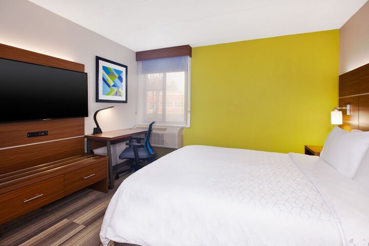 Holiday Inn Express Fairfax - Arlington Boulevard by IHG