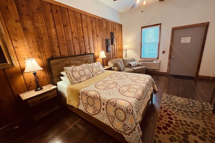 The Iris Garden Downtown Cottages and Suites