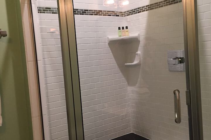 Room 40 of 71