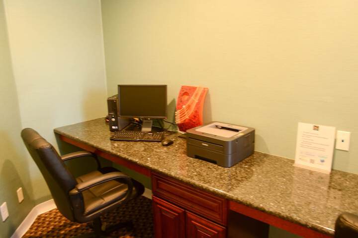 Business Center 57 of 60