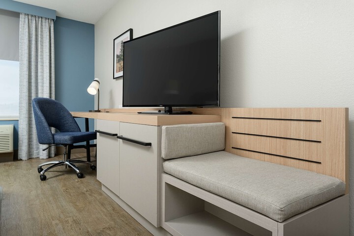 Room 10 of 37