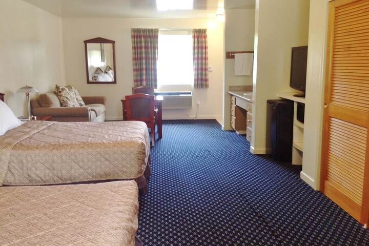 Room 10 of 13