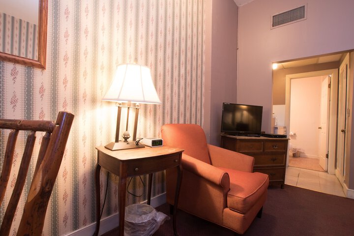 Room 19 of 32
