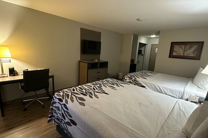 Room 10 of 14