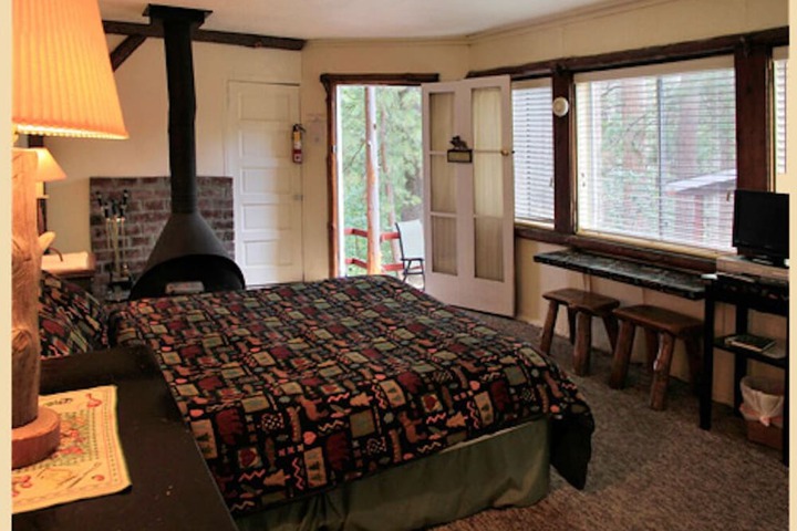 Room 33 of 144
