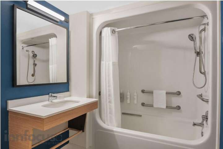 Room 10 of 15