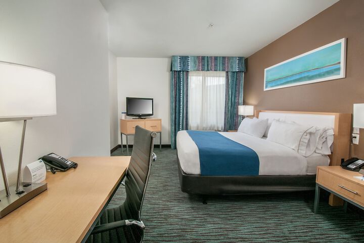 Room 35 of 65