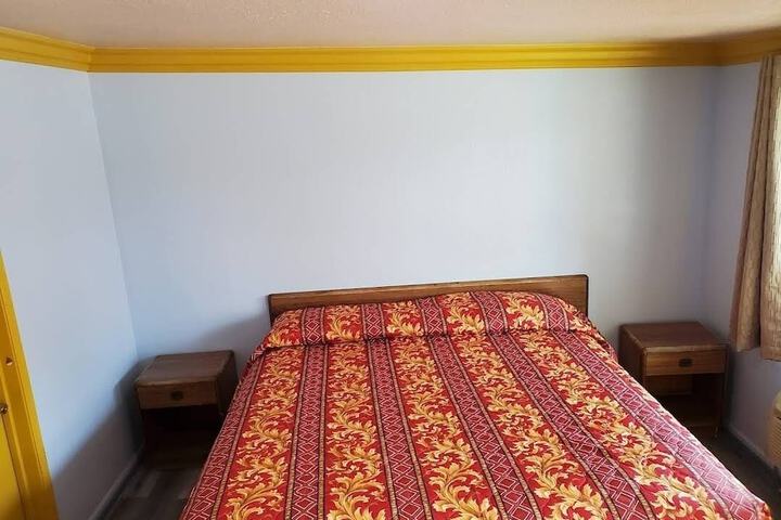 Room 6 of 10
