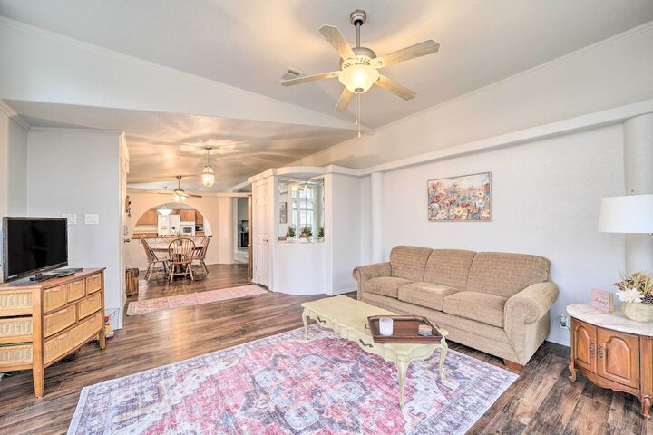 Eufaula Escape w / Deck - Steps to Lake!