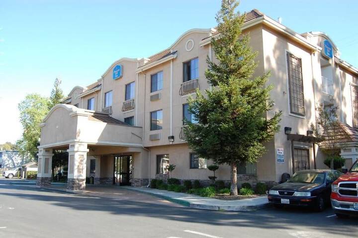 Hotel 3 of 24
