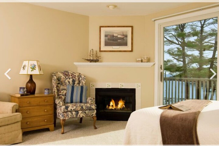 Dockside Guest Quarters & Restaurant