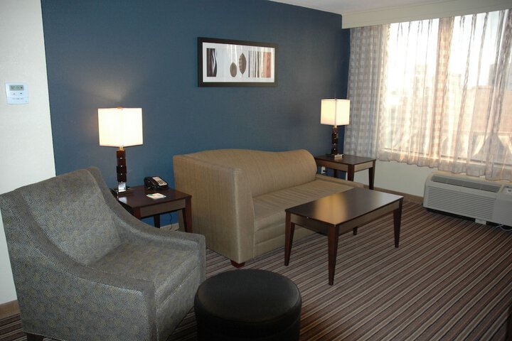 Room 27 of 39