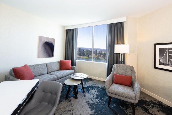 Room 90 of 196