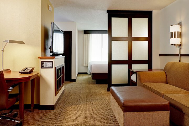 Room 17 of 47