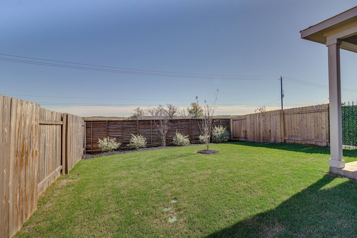 12 Mi to Dtwn Austin: Quiet Home w / Patio & Yard