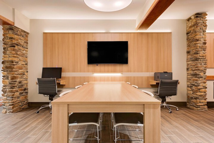 Business Center 45 of 46