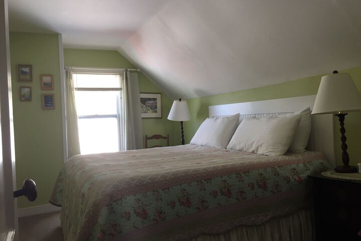 Room 33 of 70