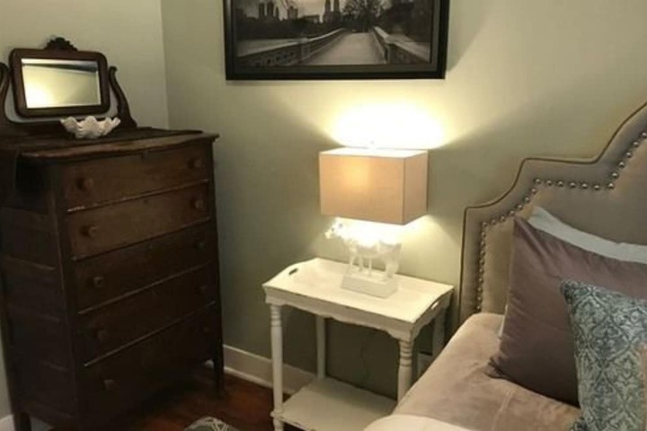 Vineyard Mansion & Carriage House Bed & Breakfast