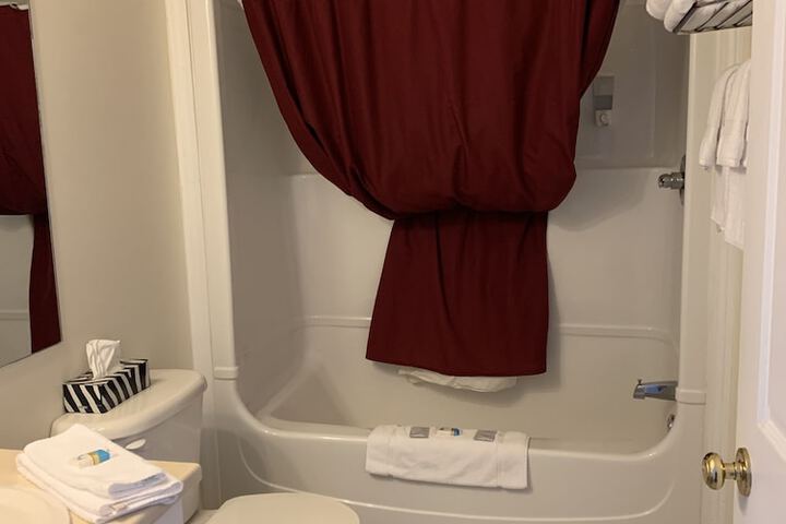 Room 5 of 25