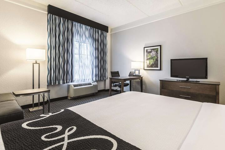 Room 33 of 44